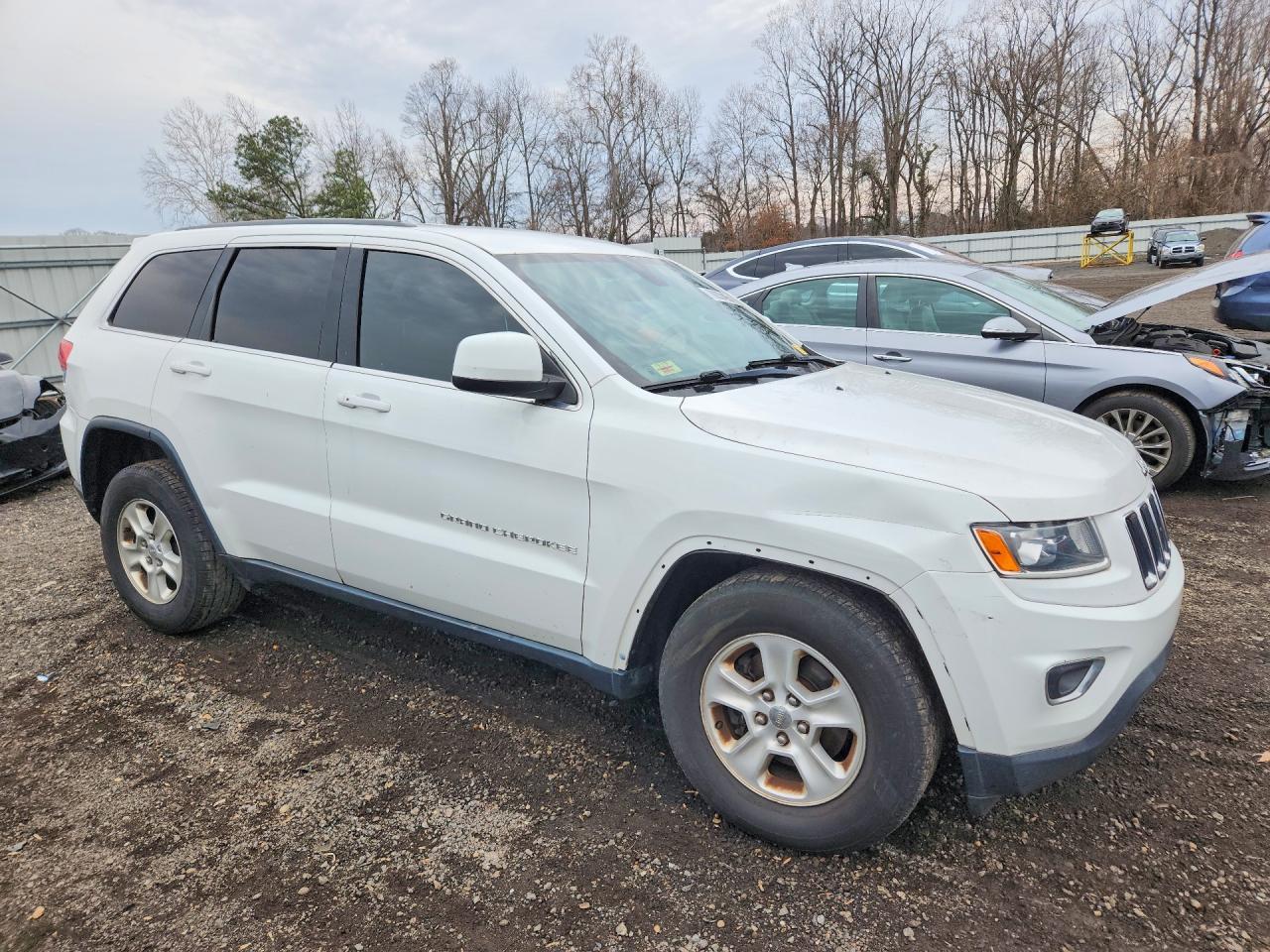 2015 Jeep Grand Cherokee Laredo - Image 4