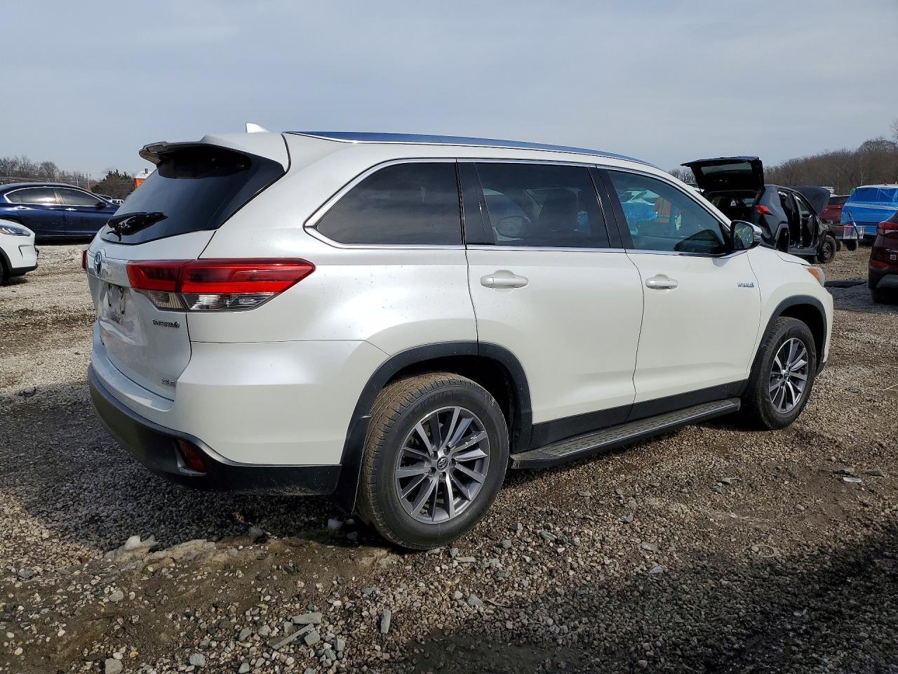 2019 Toyota Highlander Hybrid - Фото 3
