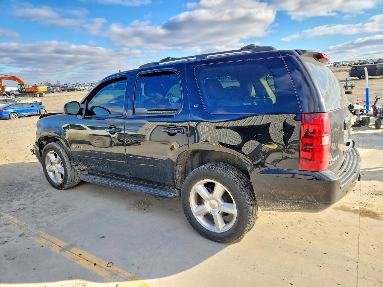 2013 Chevrolet Tahoe C1500 Lt - Image 2