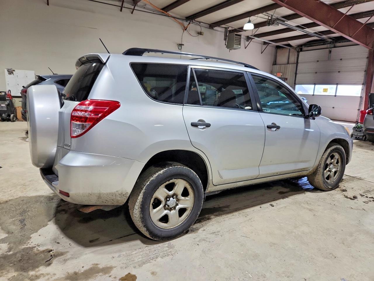 2011 Toyota Rav4 - Фото 3