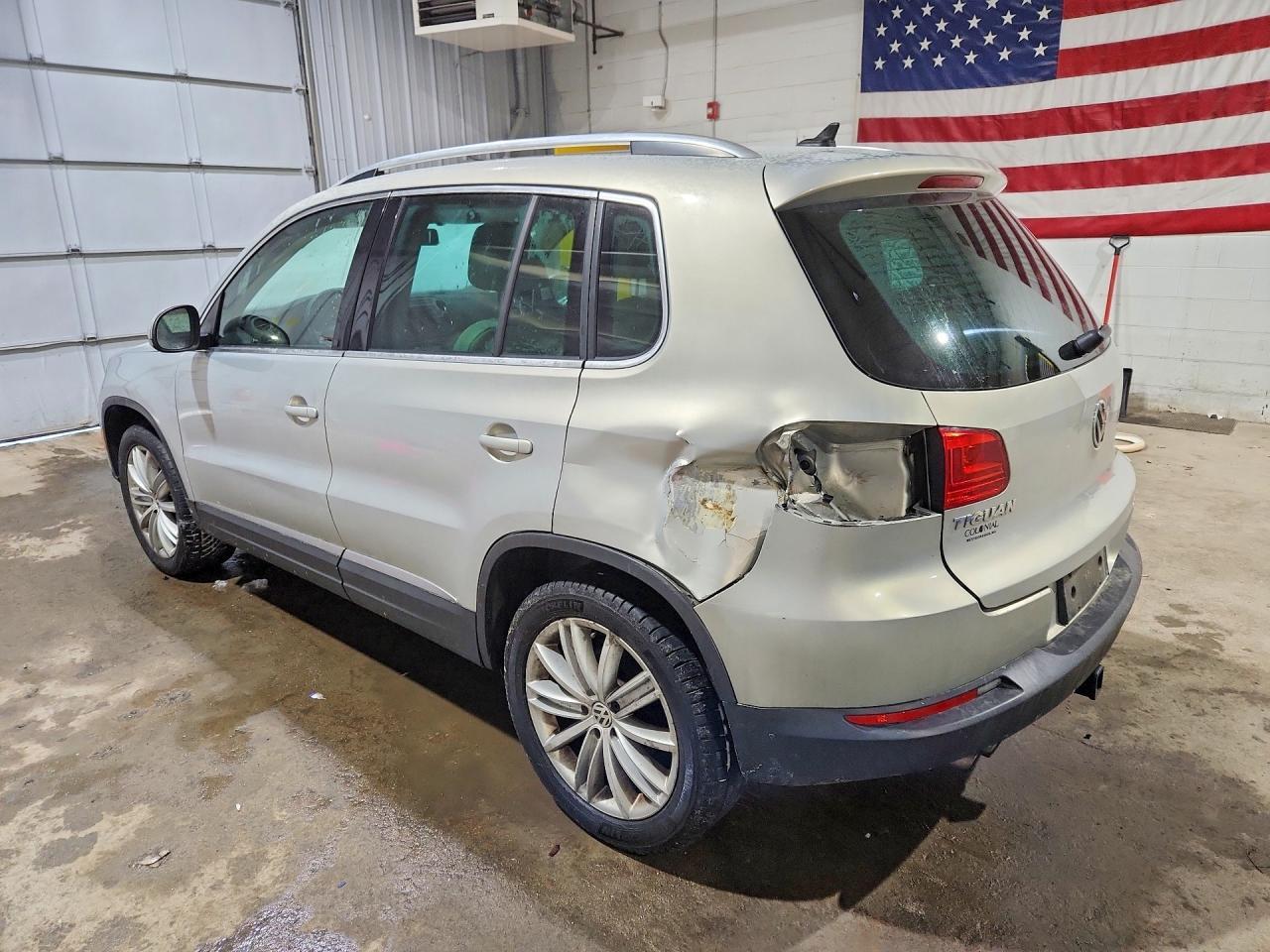 2013 Volkswagen Tiguan S - Image 2