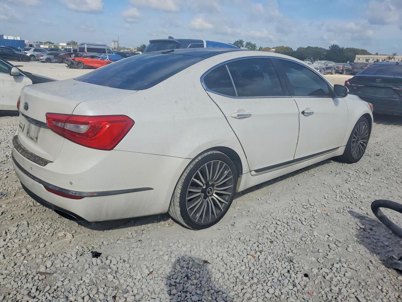 2015 Kia Cadenza Premium - Фото 3