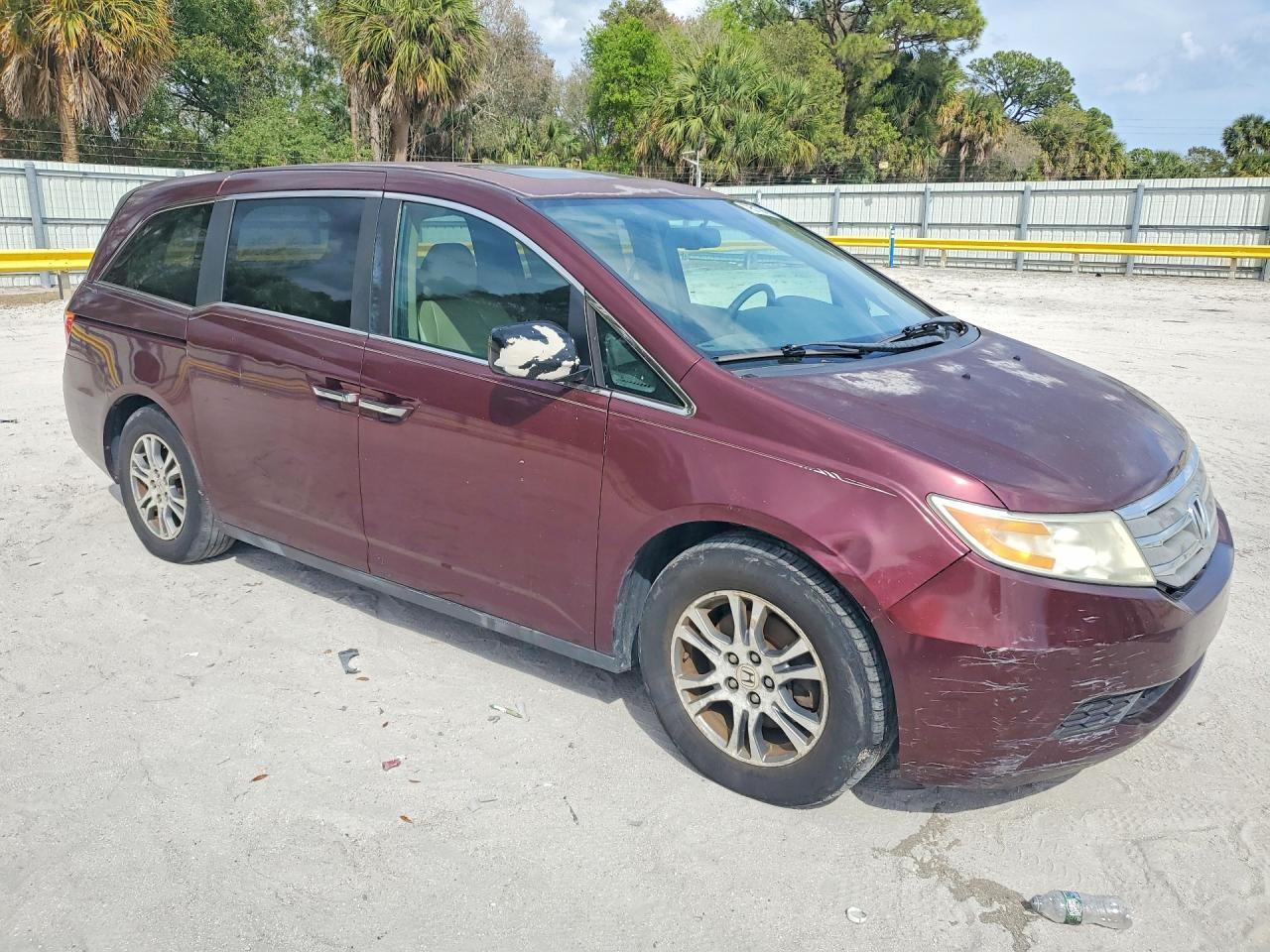2013 Honda Odyssey Exl - Image 4