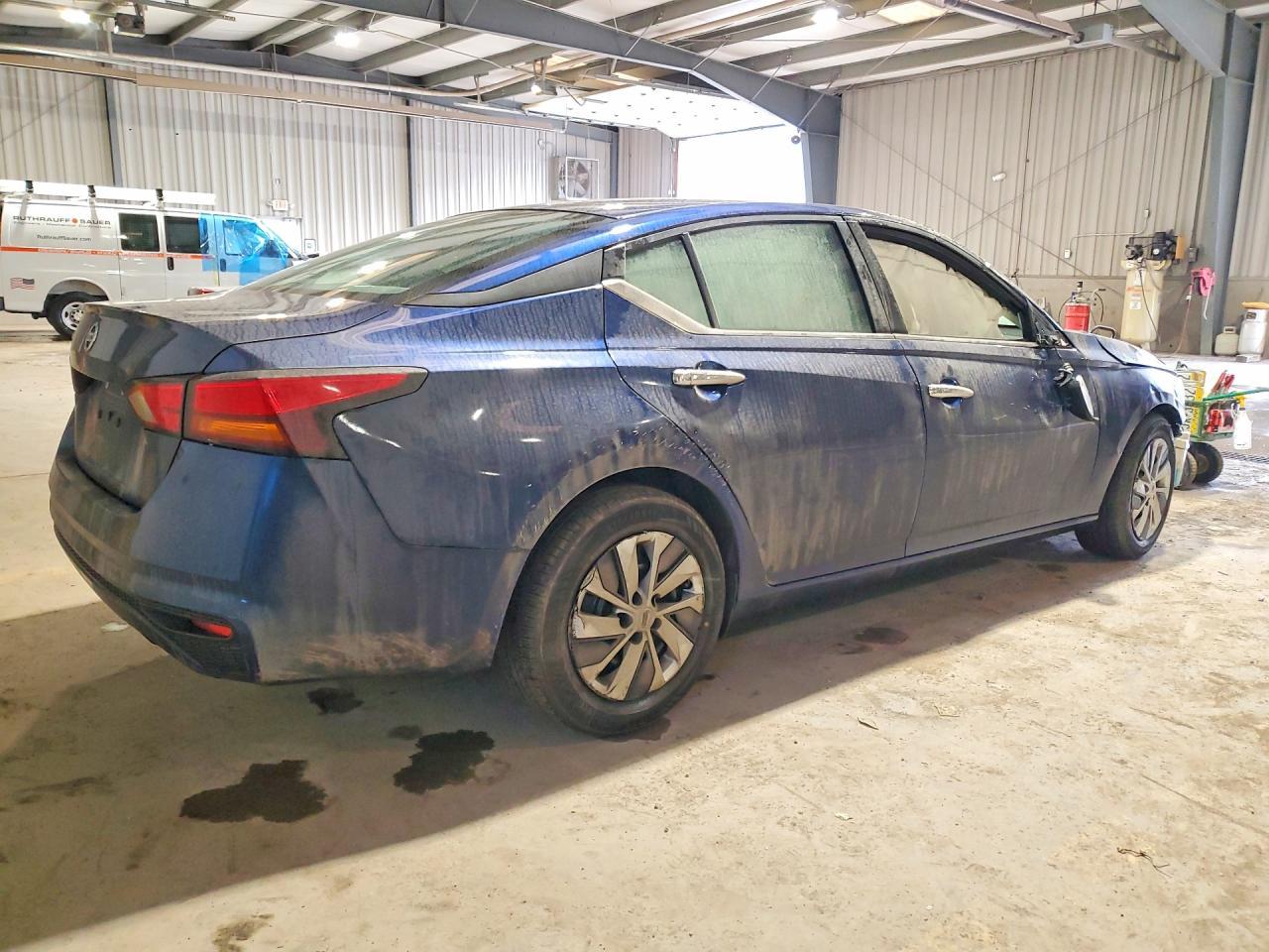 2022 Nissan Altima S - Image 3