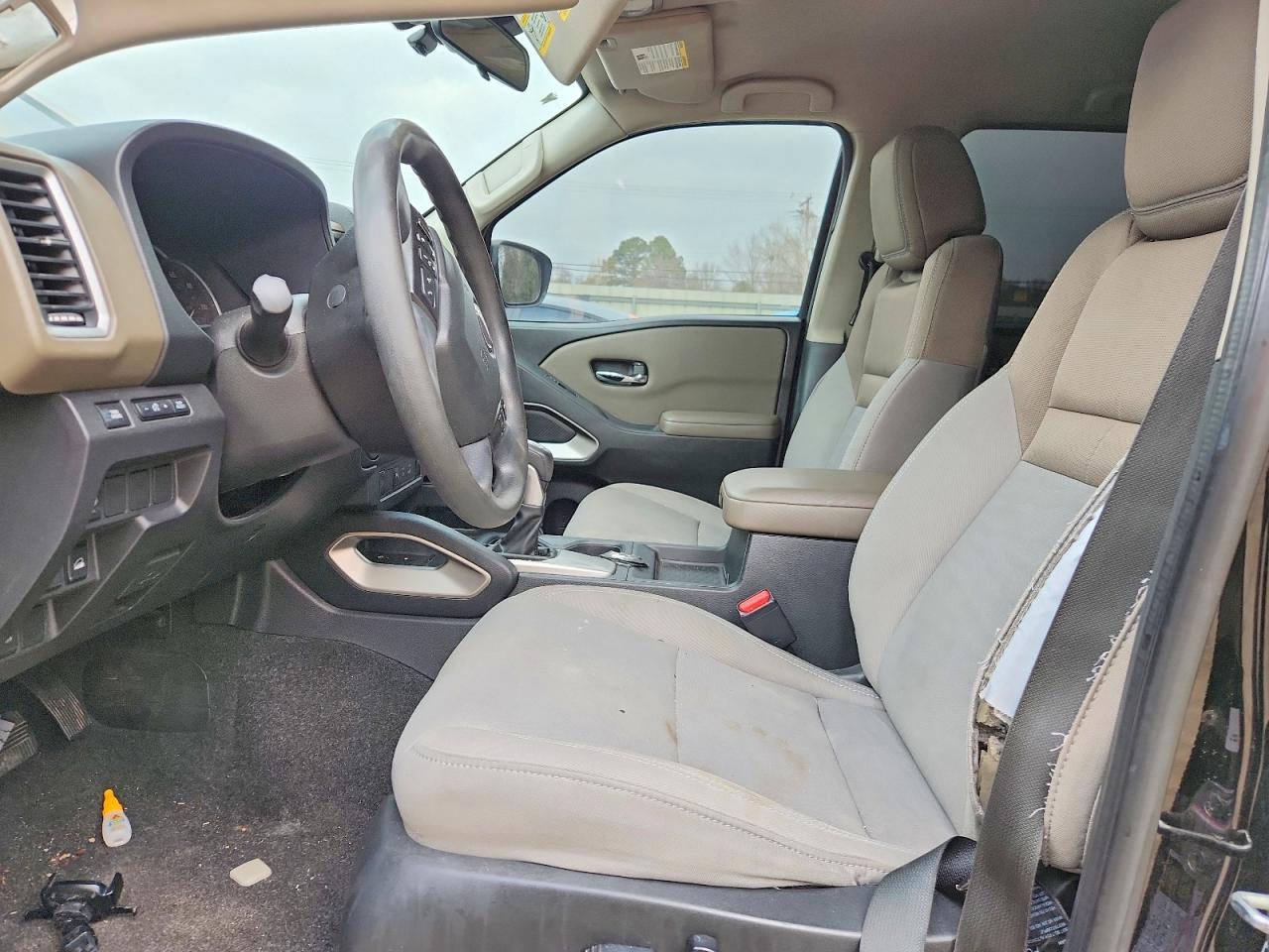 2022 Nissan Frontier - Image 7