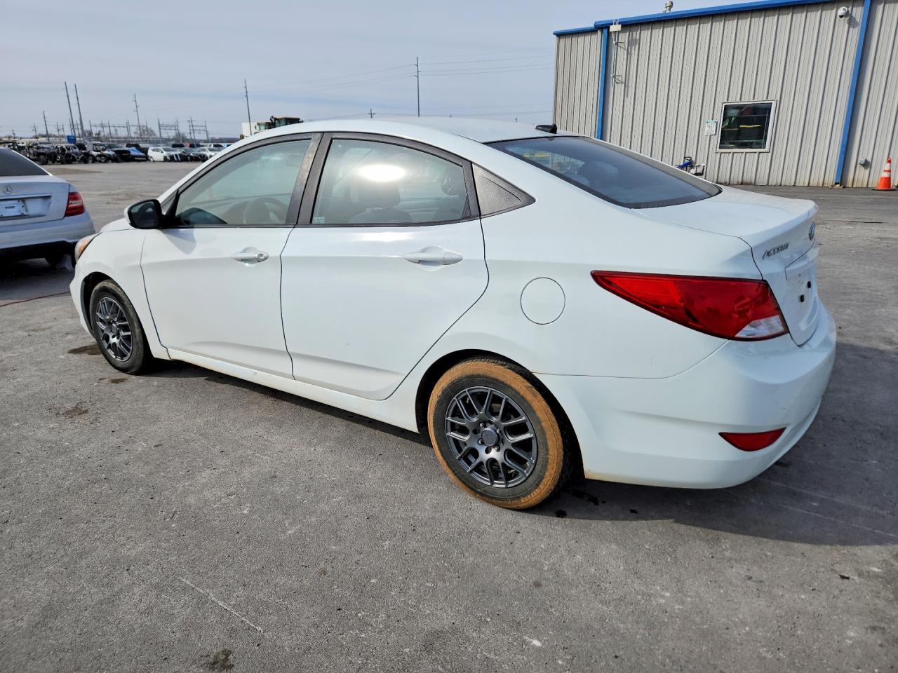 2016 Hyundai Accent Se - Фото 2