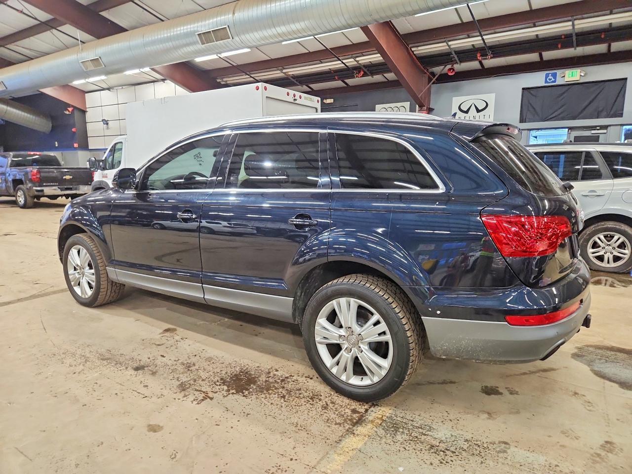 2011 Audi Q7 Premium Plus - Фото 2