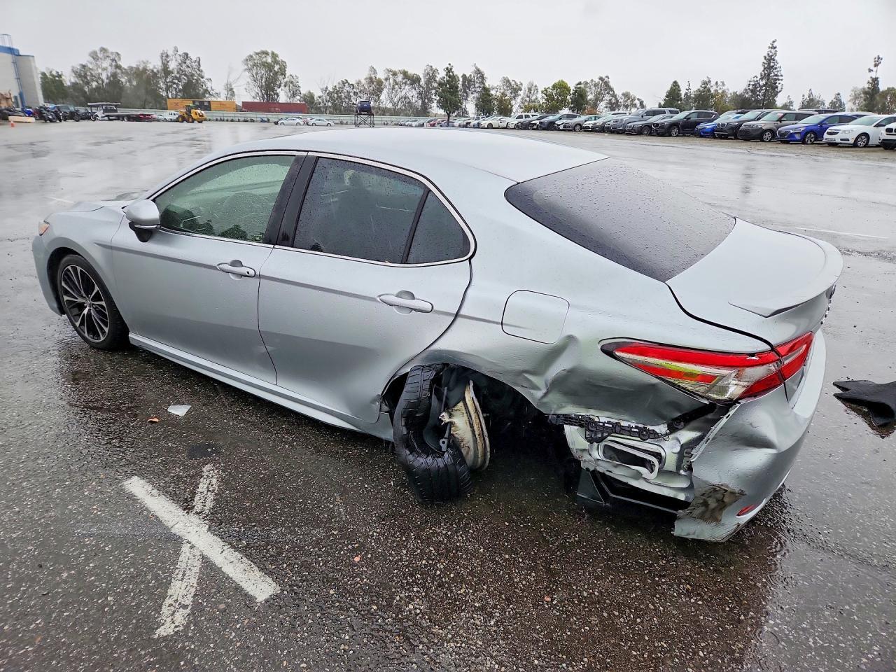 2018 Toyota Camry L - Image 2