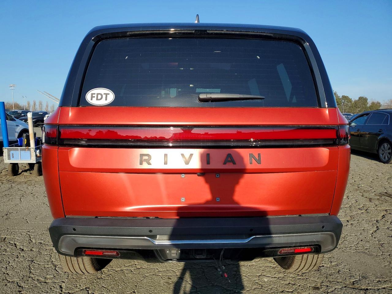 2024 Rivian R1S Adventure - Фото 6