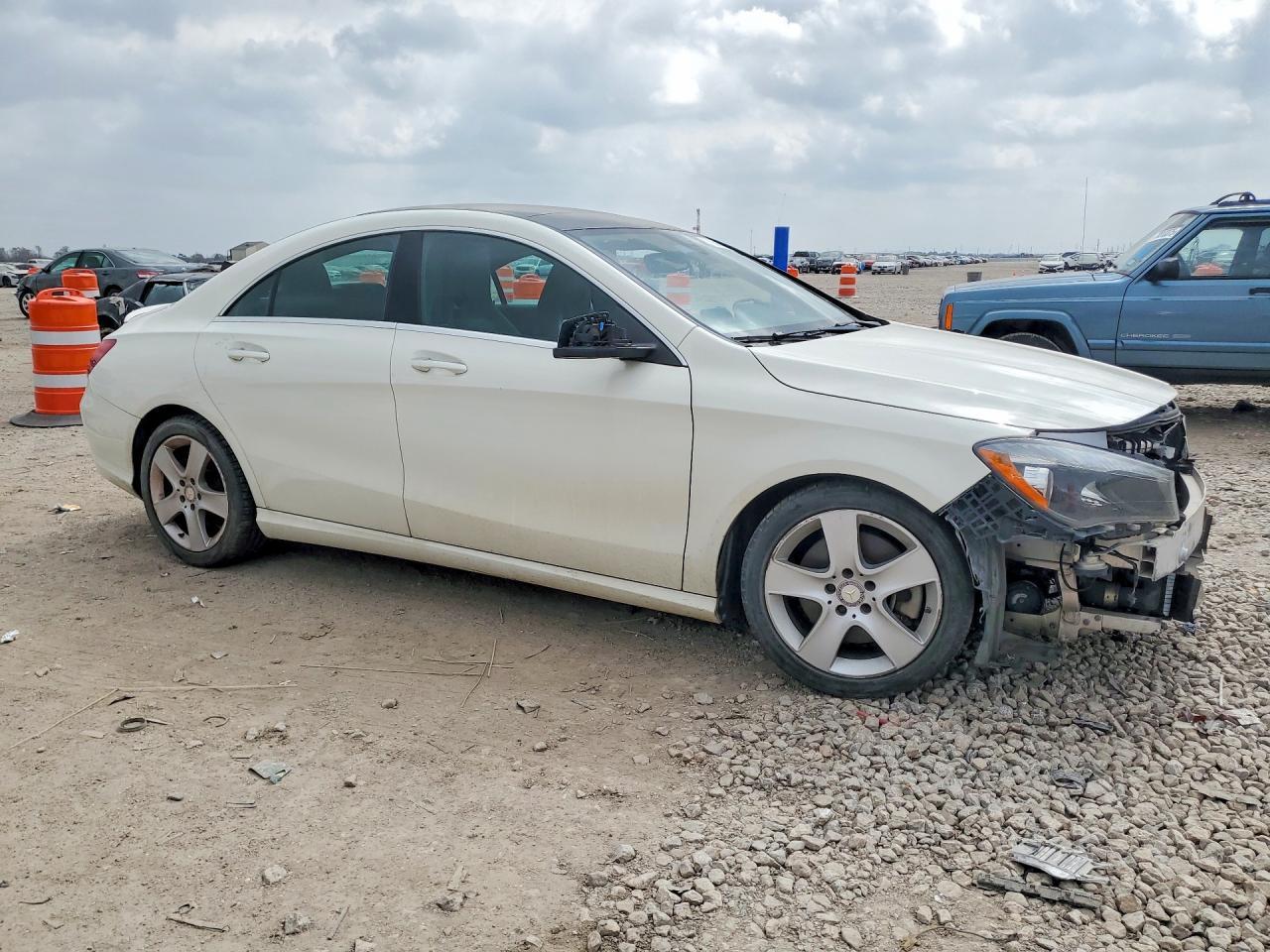 2016 Mercedes-Benz Cla 250 4Matic - Image 4