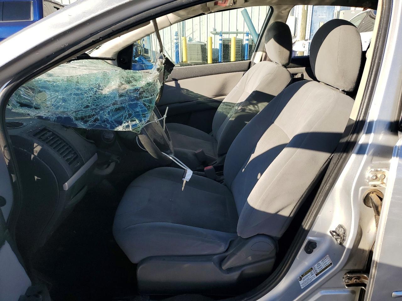 2010 Nissan Sentra 2.0 - Image 7