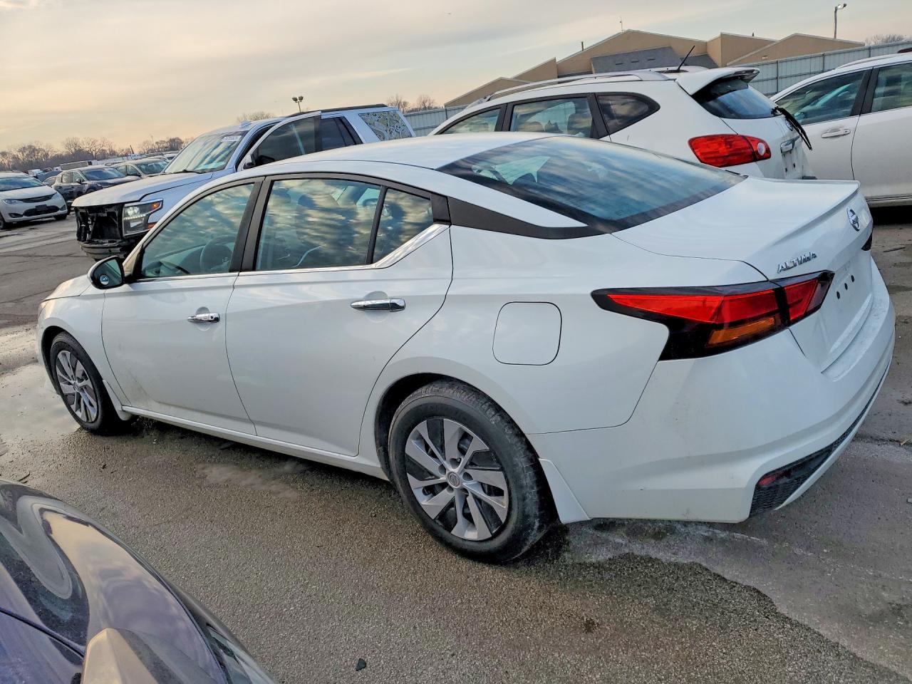 2021 Nissan Altima 2.5 S - Фото 2