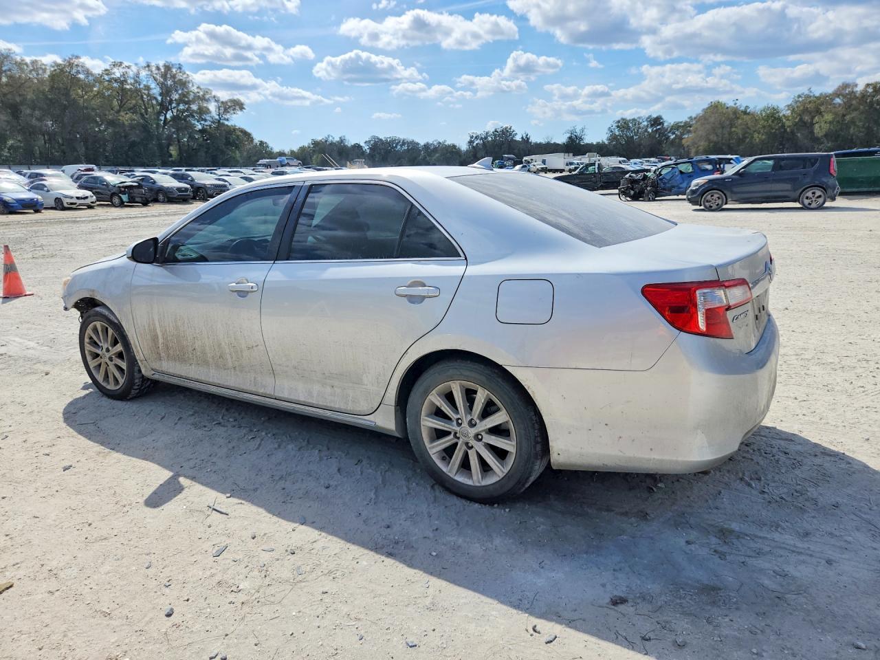 2012 Toyota Camry Xle V6 - Фото 2