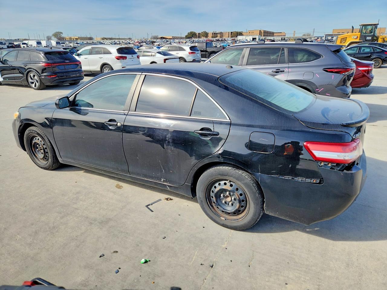 2010 Toyota Camry Le - Фото 2