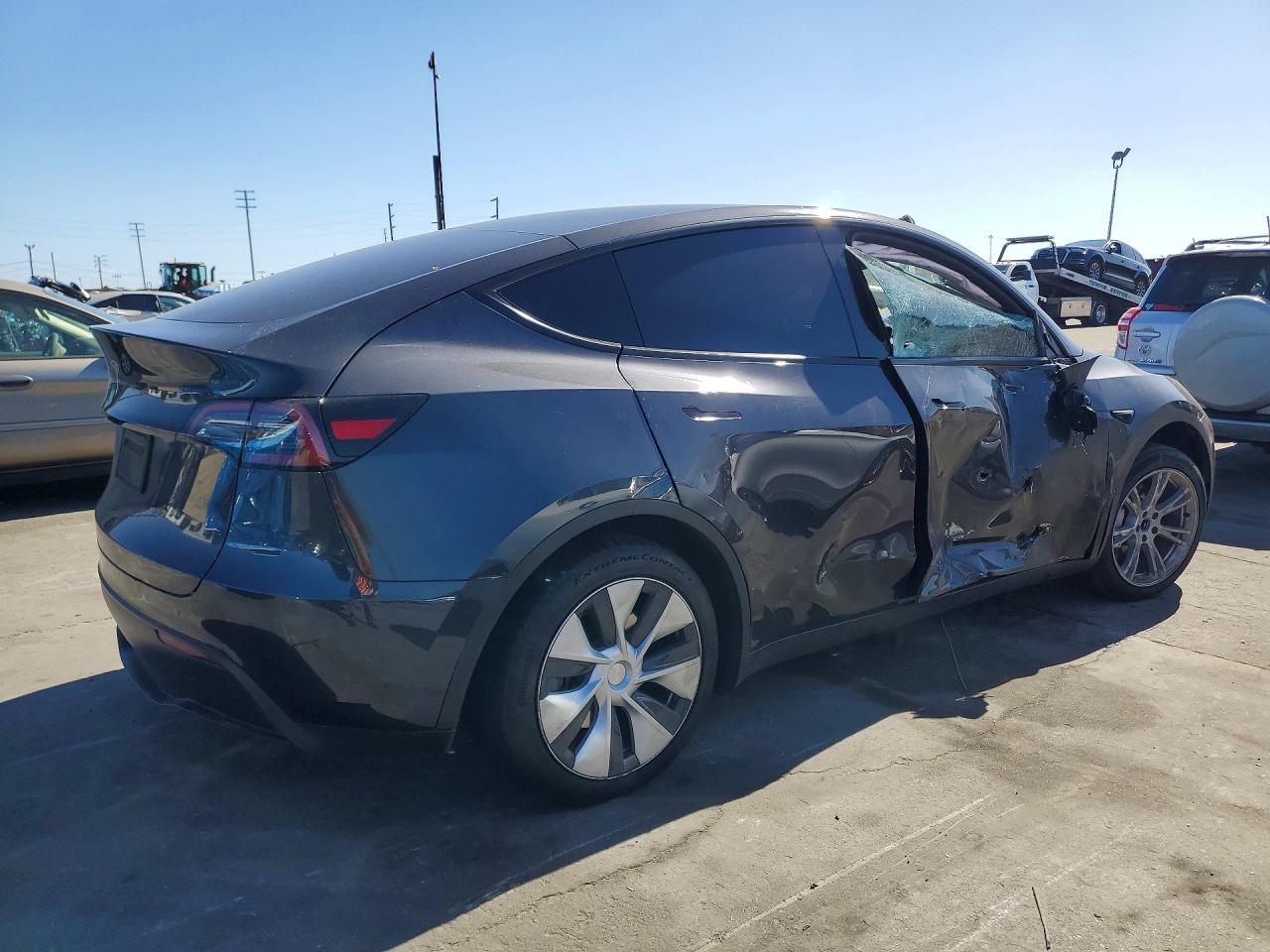 2024 Tesla Model Y - Фото 3