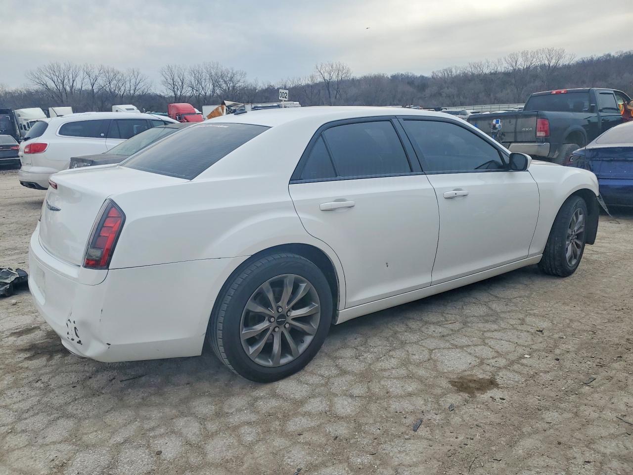 2014 Chrysler 300 S - Image 3