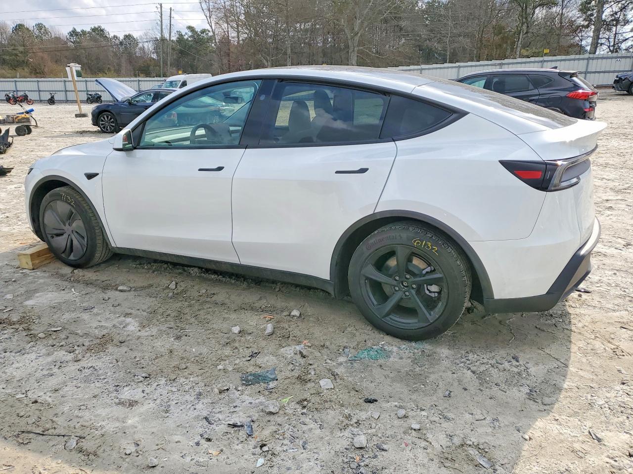 2026 Tesla Model Y - Image 2