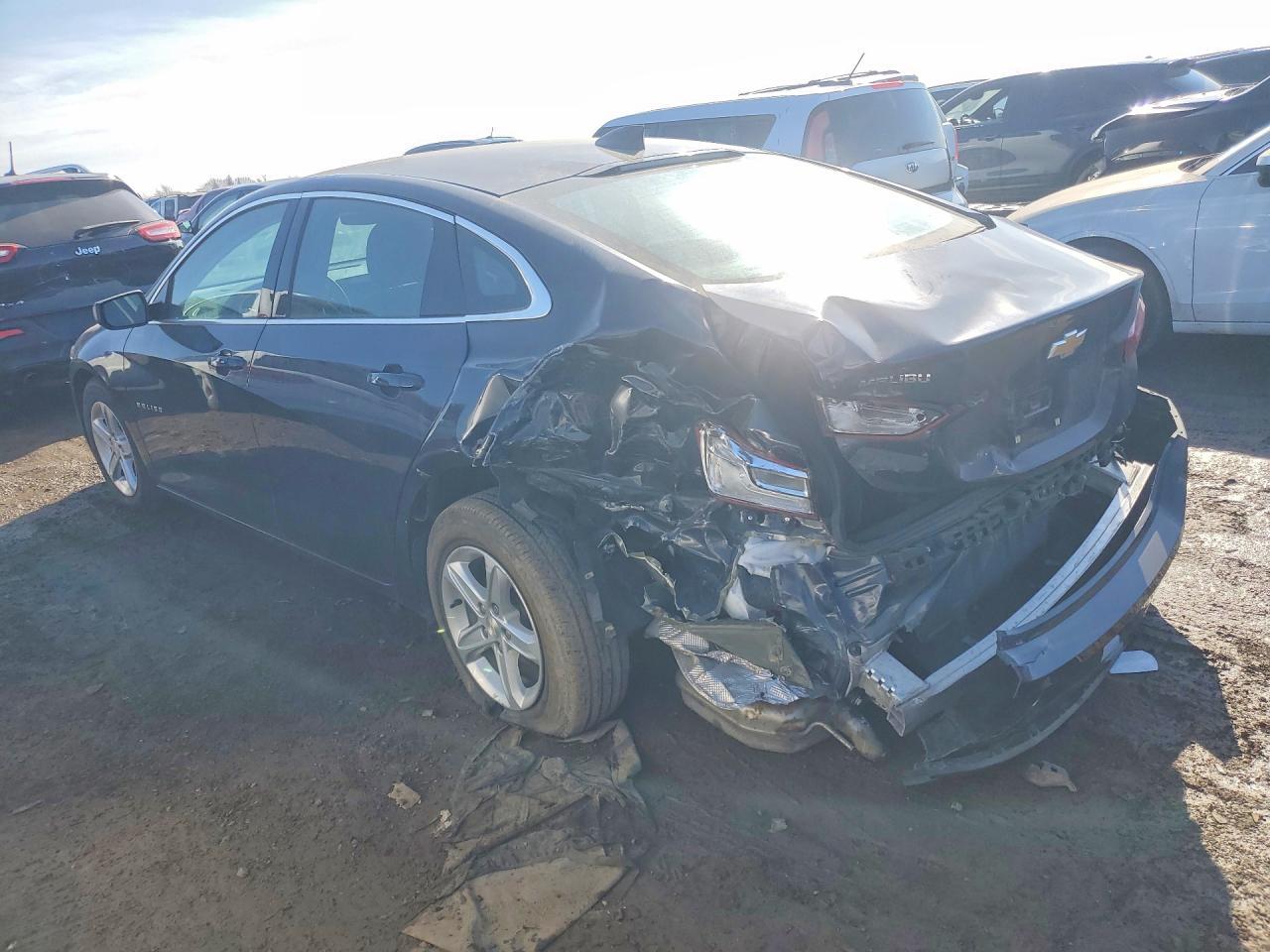 2023 Chevrolet Malibu Ls - Фото 2