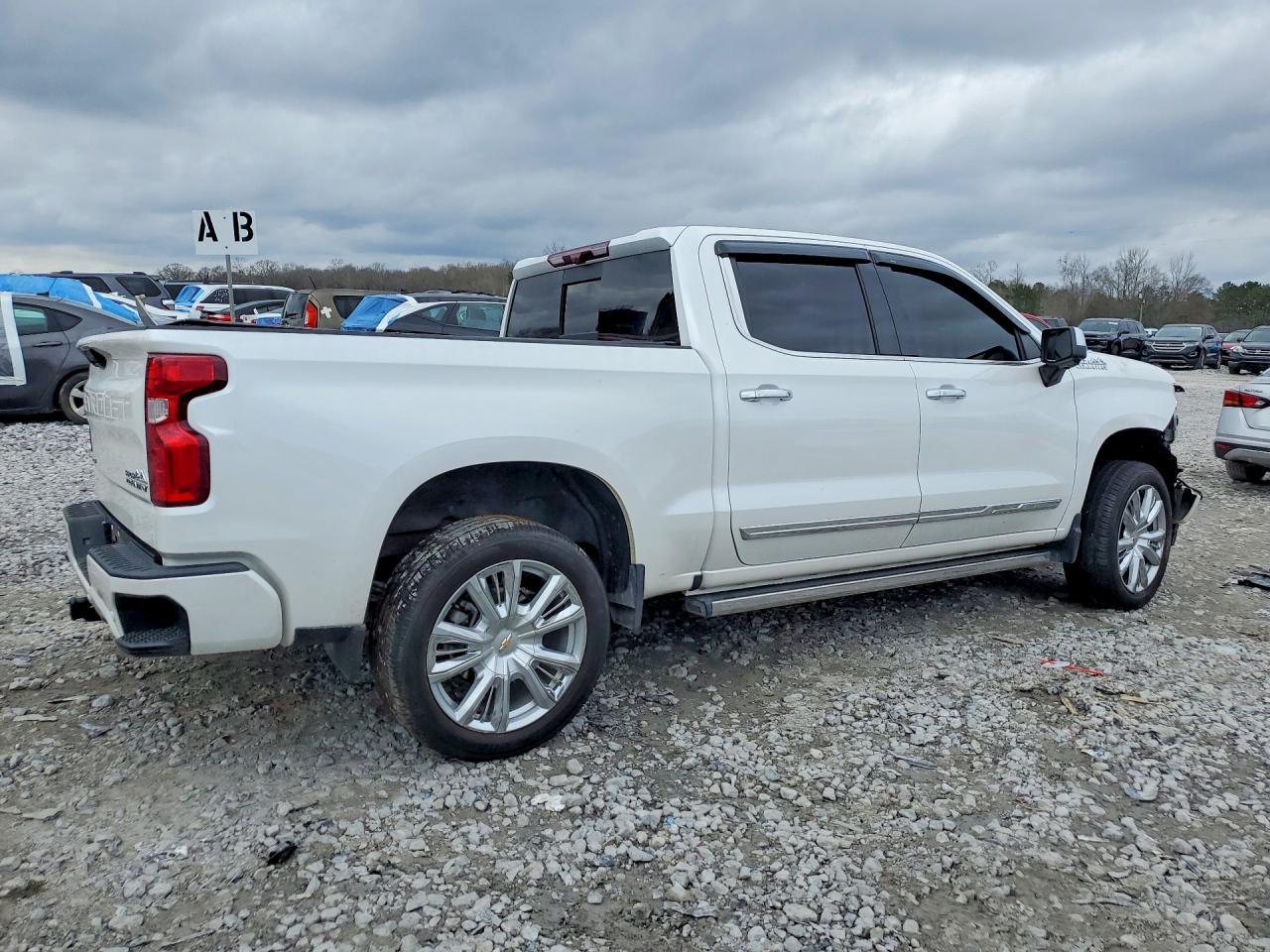 2024 Chevrolet Silverado K1500 High Country - Фото 3