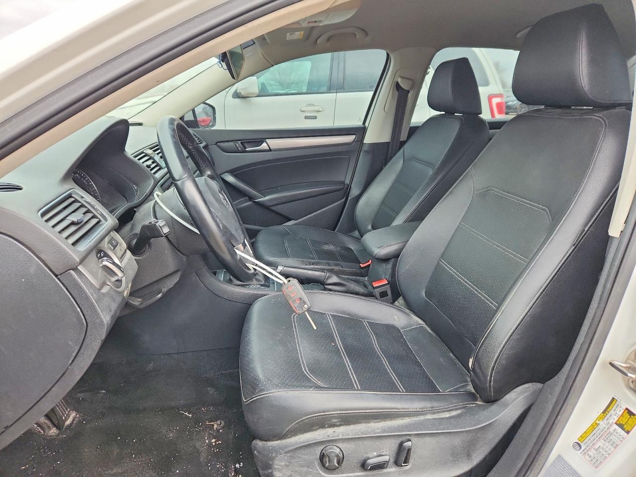 2015 Volkswagen Passat S - Фото 7