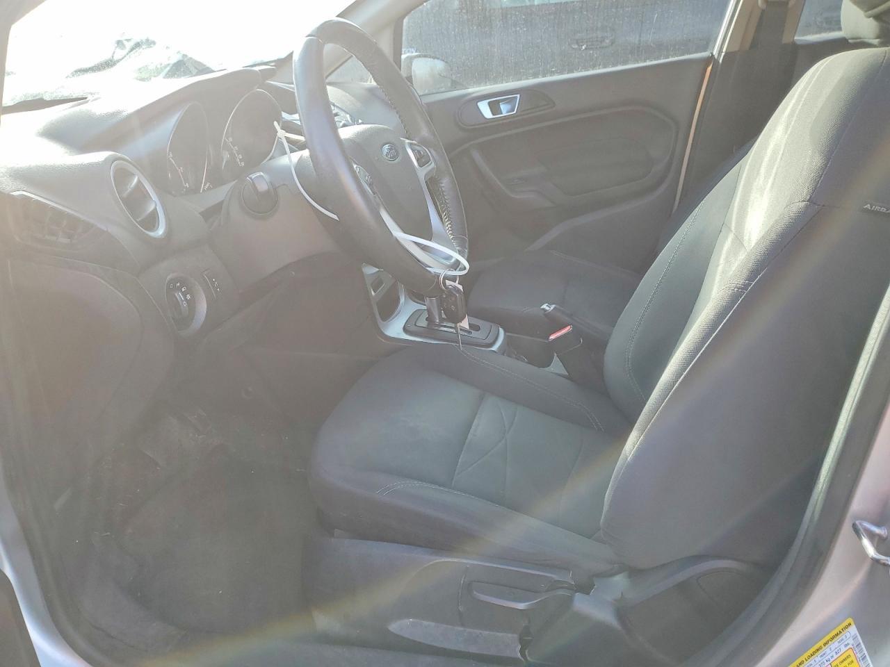 2015 Ford Fiesta Se - Image 7