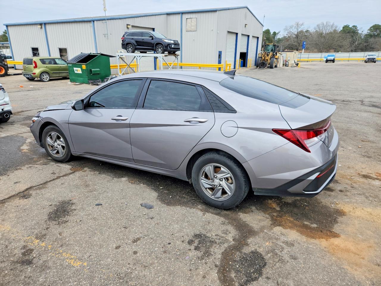2024 Hyundai Elantra Se - Image 2