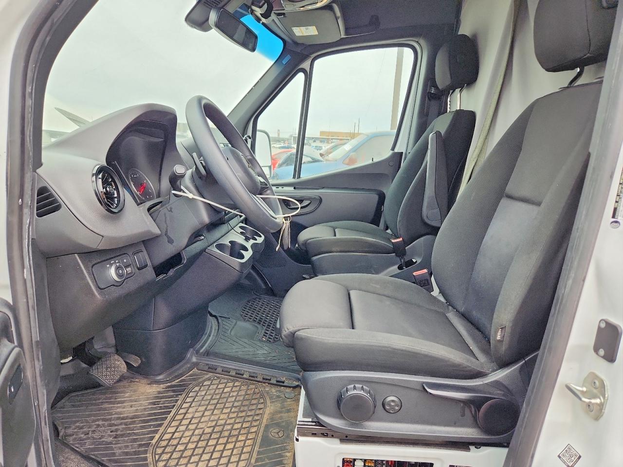 2024 Mercedes Benz Sprinter 2500 2500 2Wd Tdsl Cargo Standard Roof - Image 7