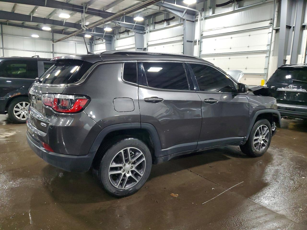 2020 Jeep Compass Latitude - Фото 3