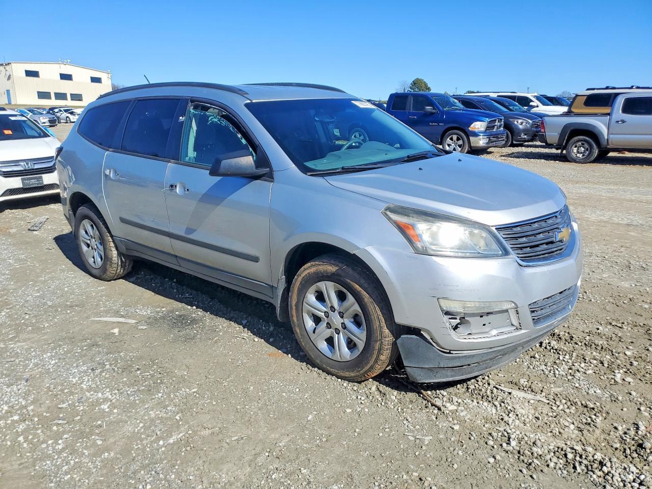2015 Chevrolet Traverse Ls - Фото 4