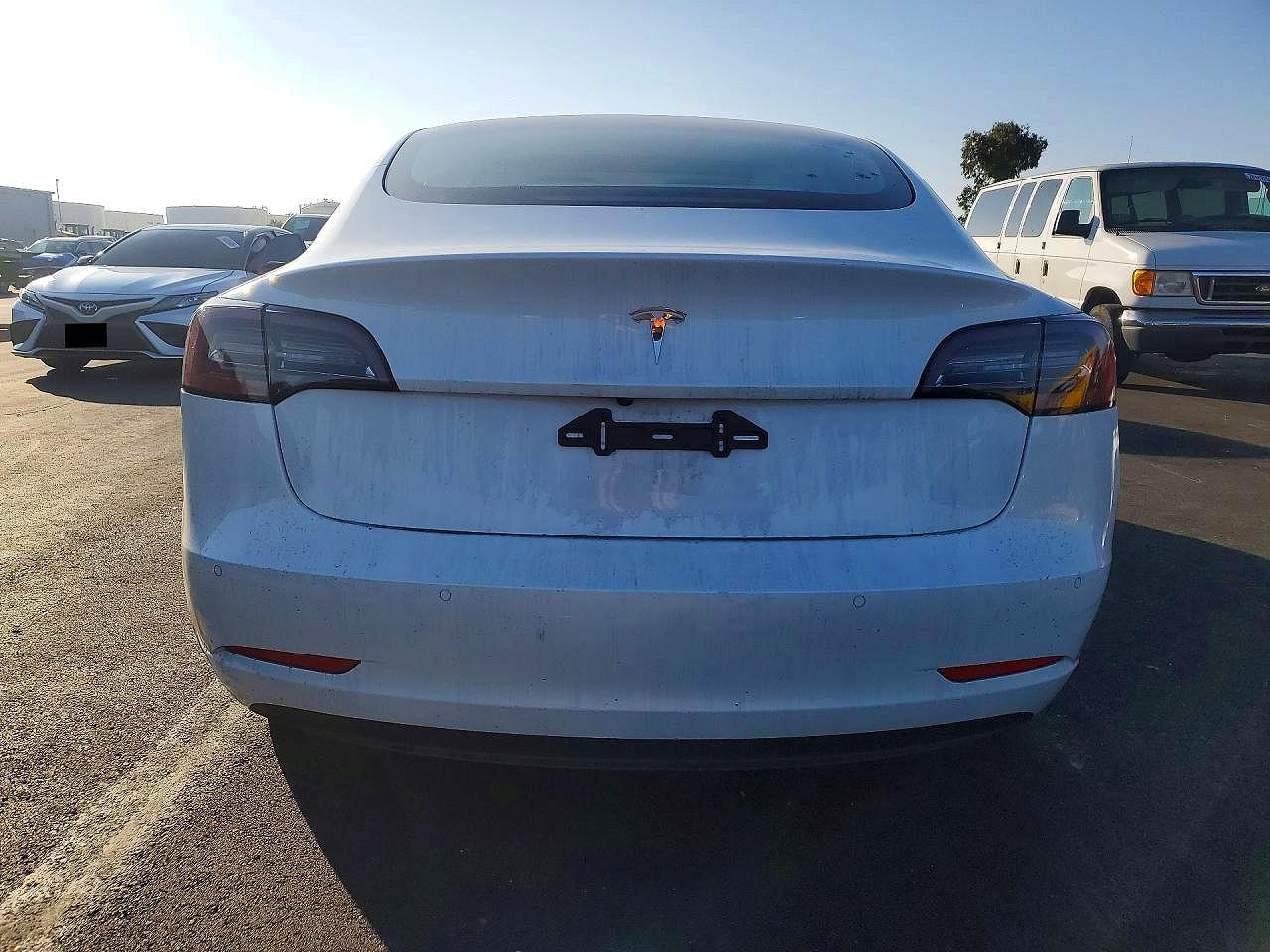2022 Tesla Model 3 - Фото 6