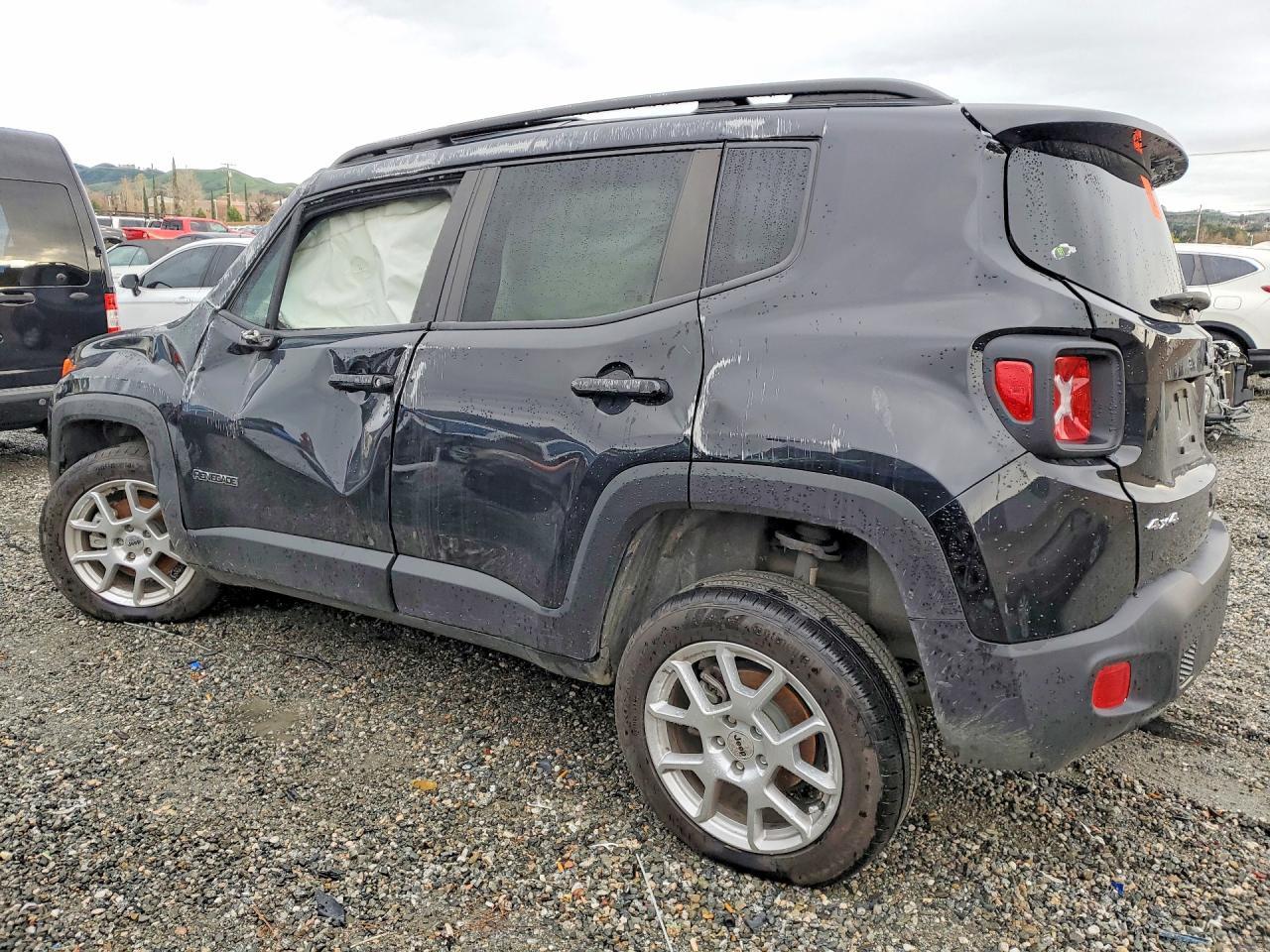 2023 Jeep Renegade Latitude - Фото 2