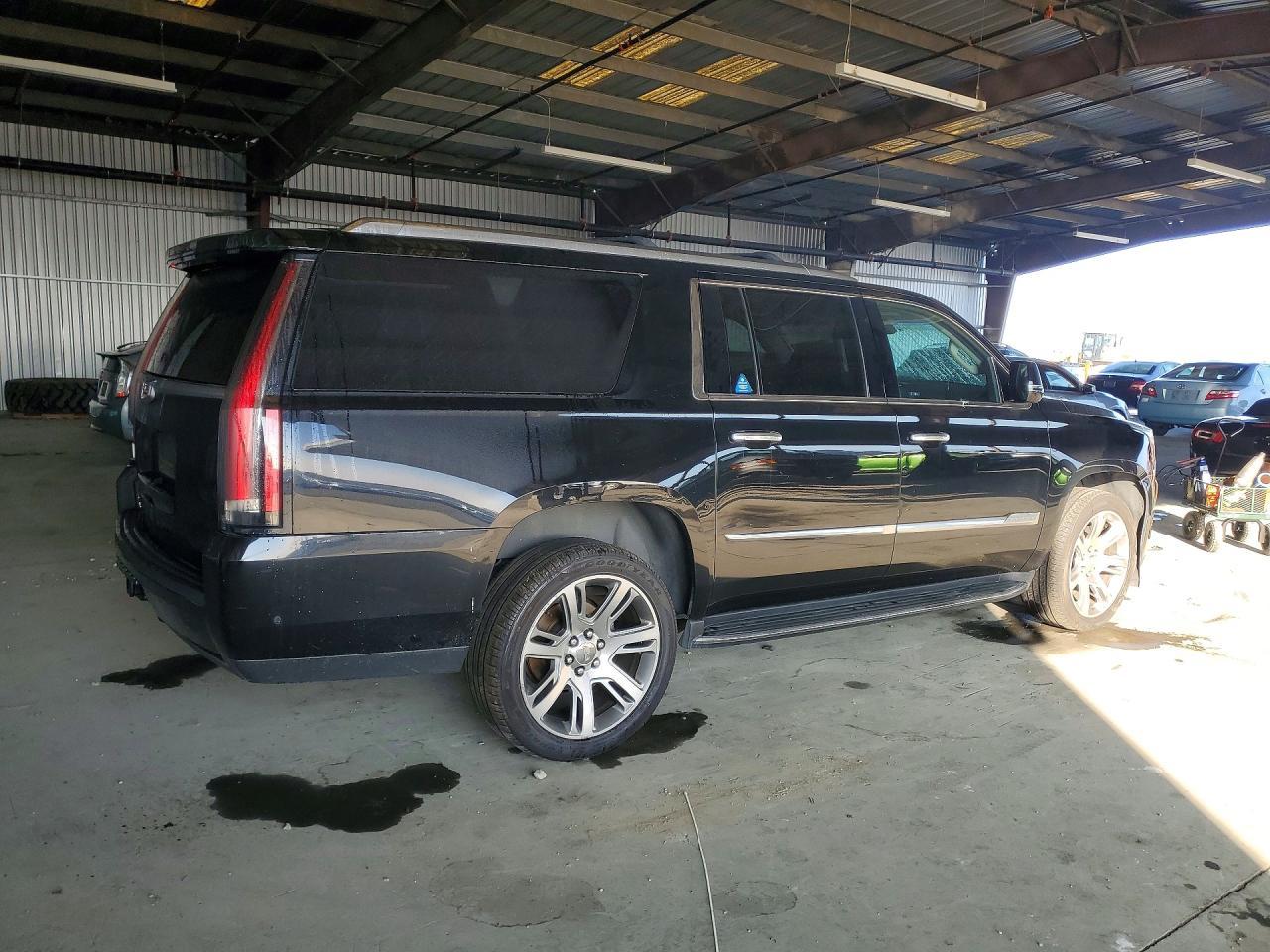 2018 Cadillac Escalade Esv Luxury - Image 3