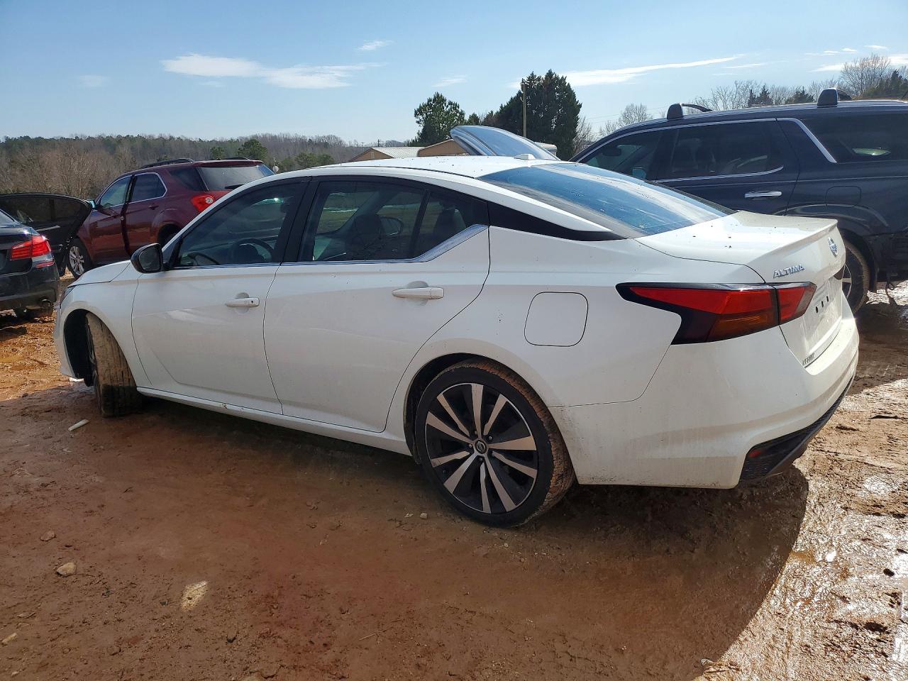 2019 Nissan Altima Sr - Фото 2