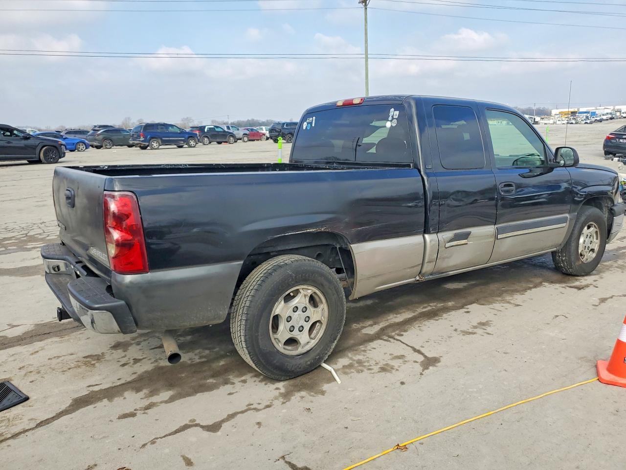2003 Chevrolet Silverado C1500 - Фото 3