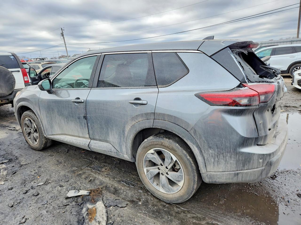2024 Nissan Rogue Sv - Image 2