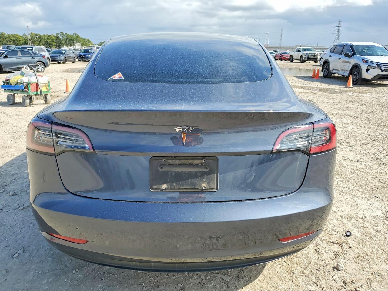 2023 Tesla Model 3 - Image 6