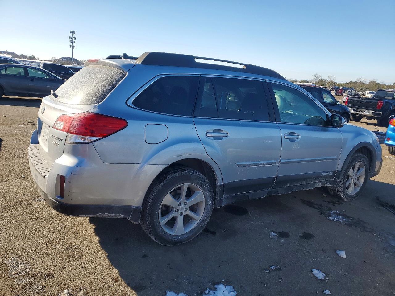 2014 Subaru Outback 2.5I Premium - Фото 3