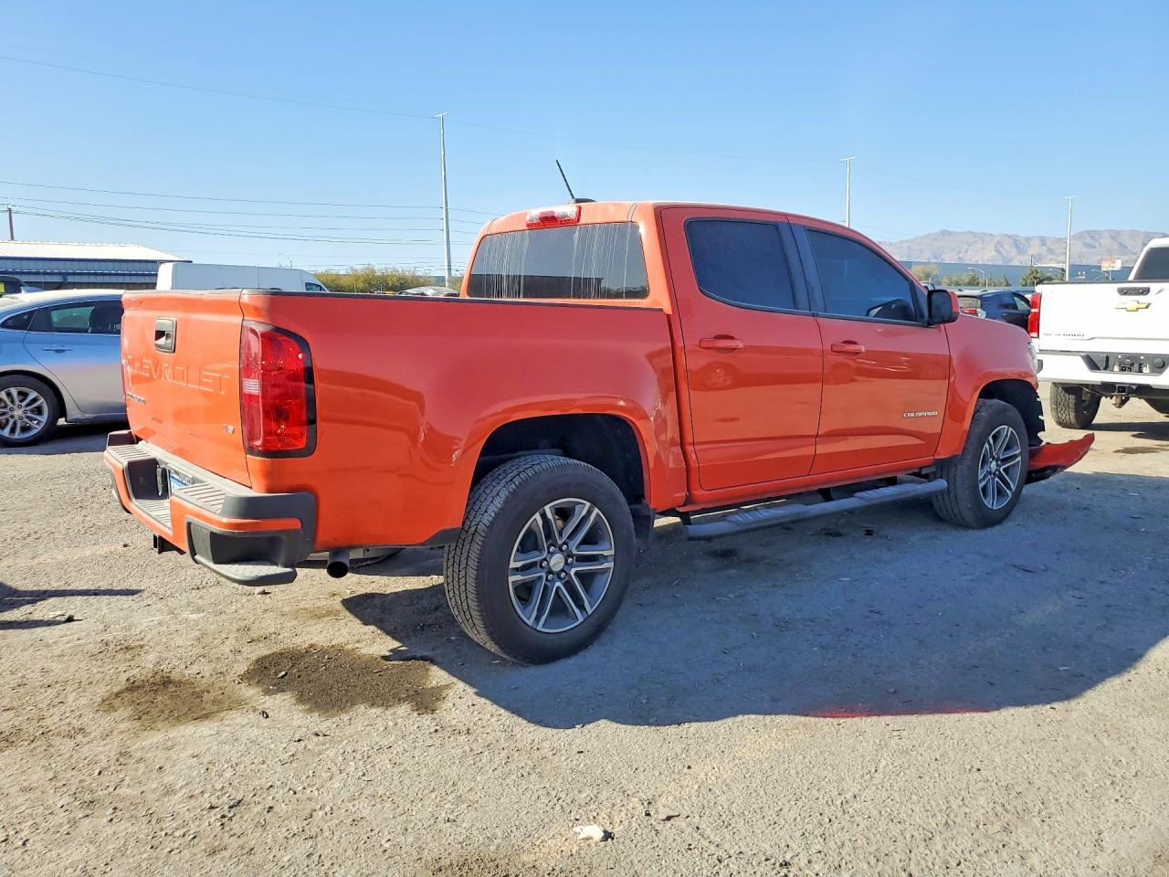 2021 Chevrolet Colorado - Фото 3