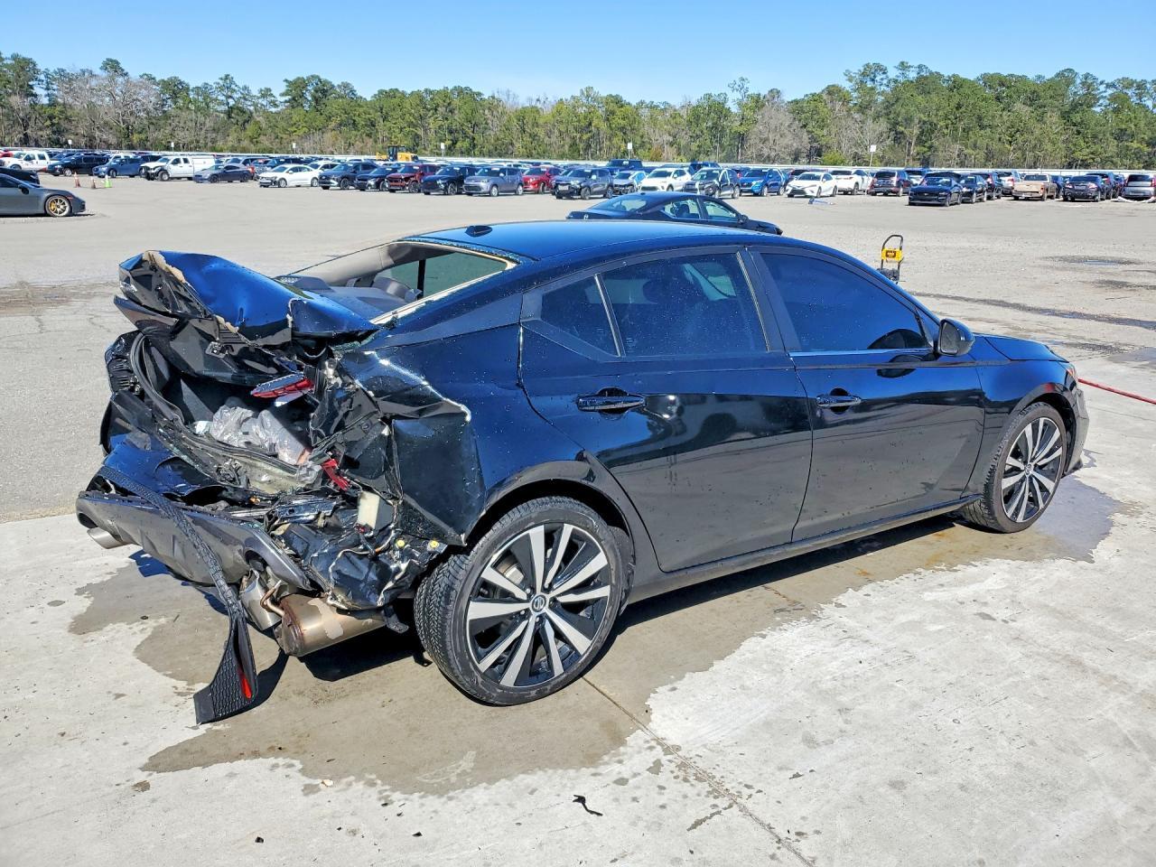 2022 Nissan Altima 2.5 Sr - Image 3