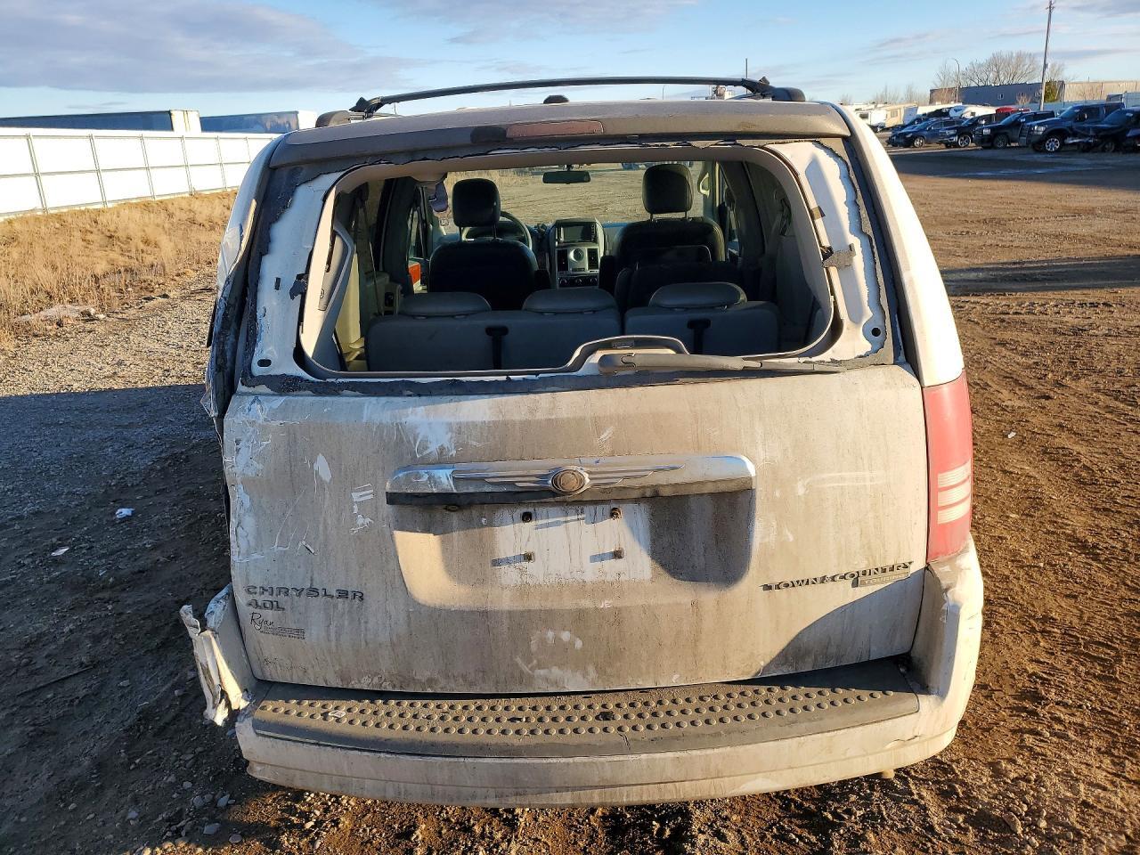 2009 Chrysler Town & Country Touring - Фото 6