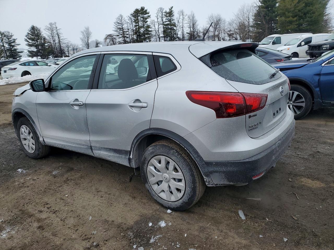 2019 Nissan Rogue Sport S - Фото 2
