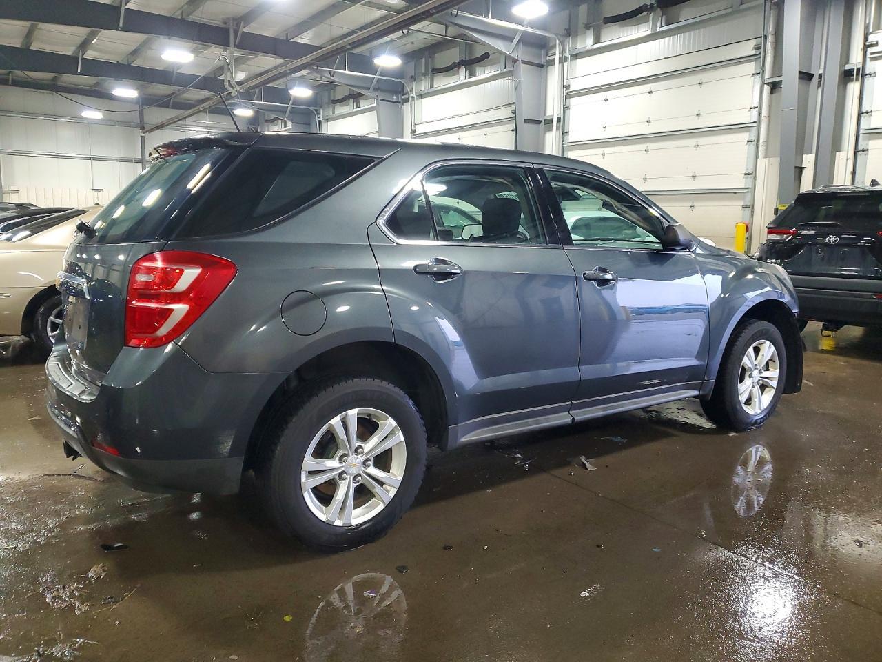 2017 Chevrolet Equinox Ls - Image 3