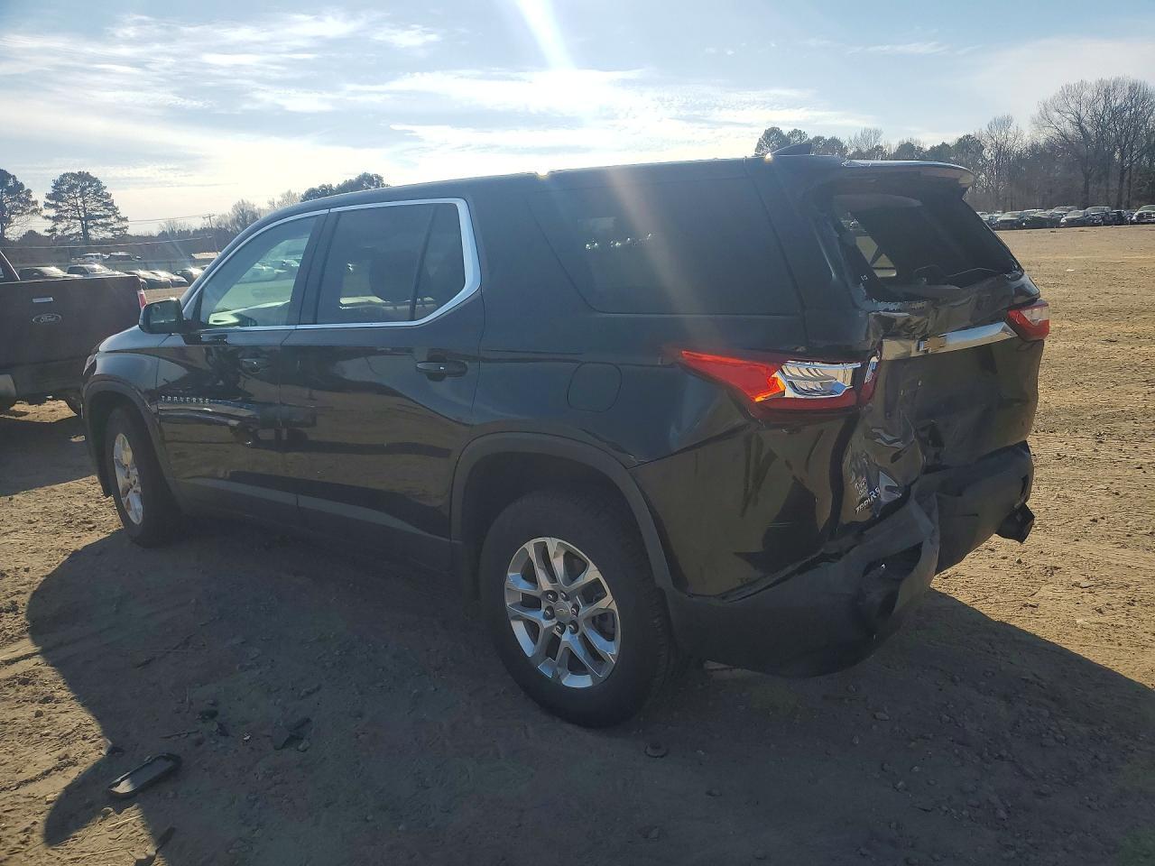 2020 Chevrolet Traverse Ls - Image 2