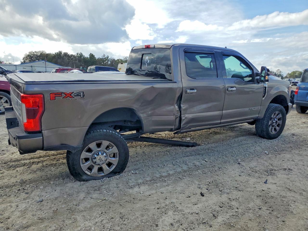 2019 Ford F350 Super Duty - Фото 3