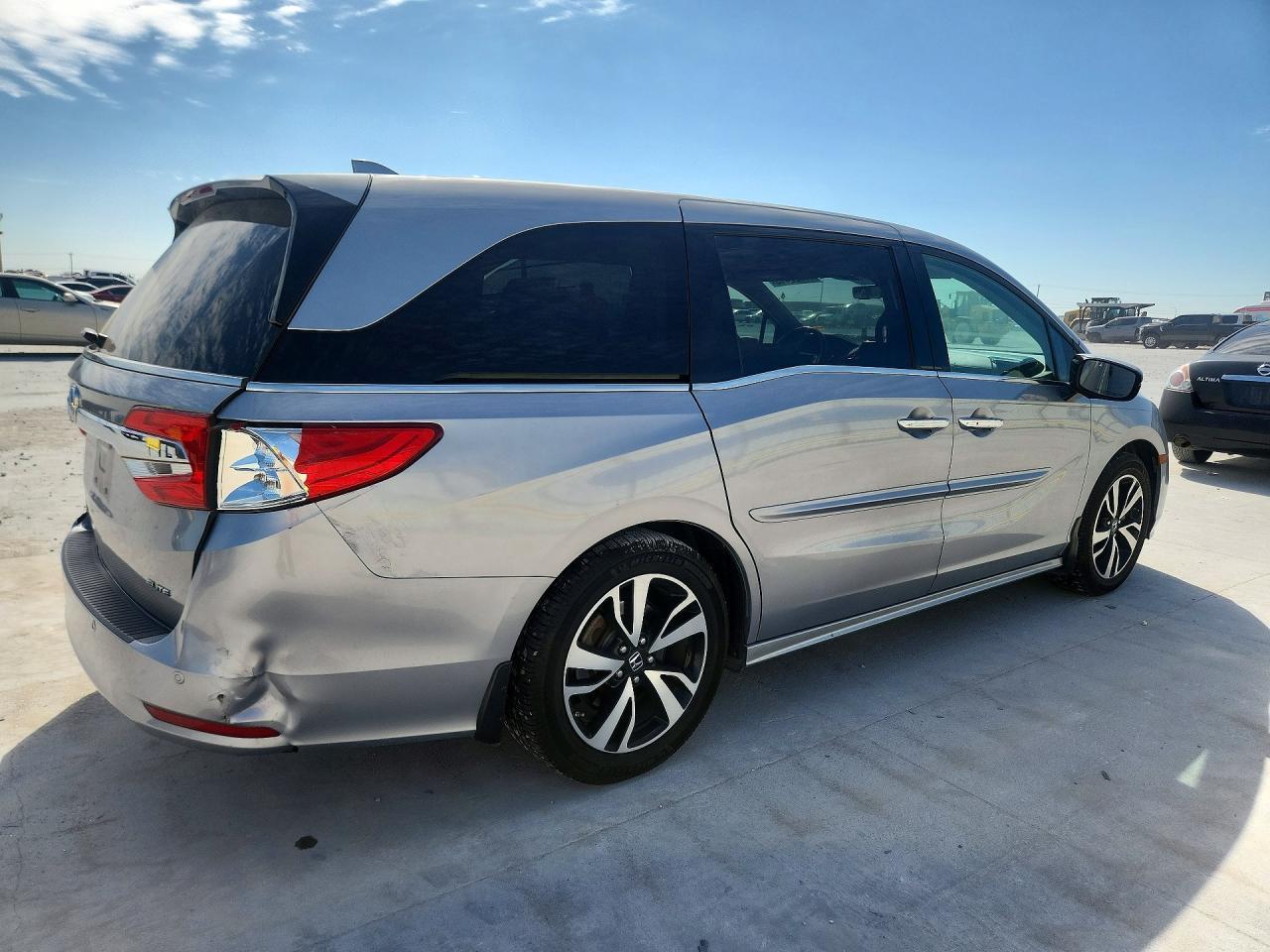 2018 Honda Odyssey Elite - Фото 3