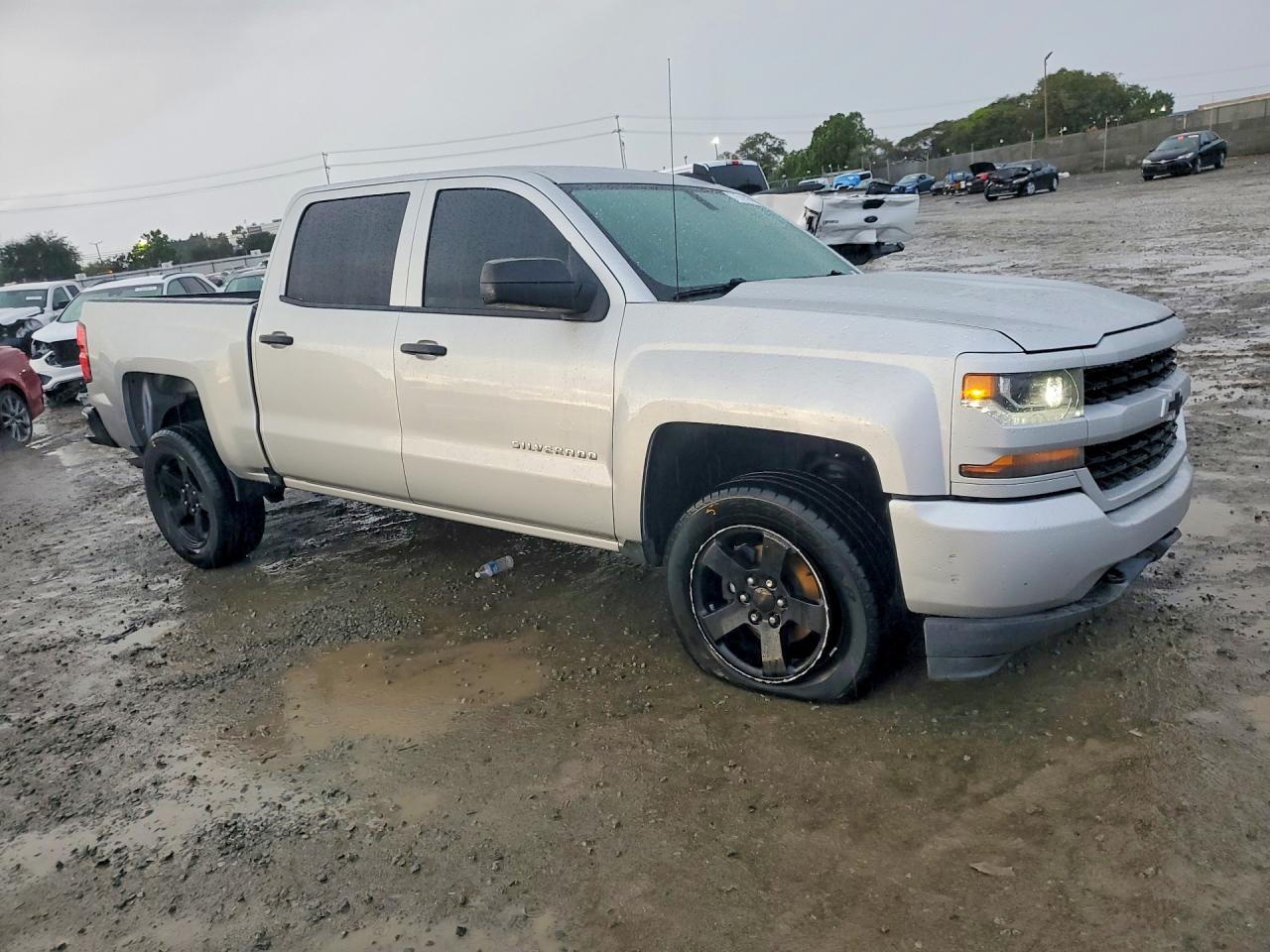 2018 Chevrolet Silverado C1500 Custom - Image 4