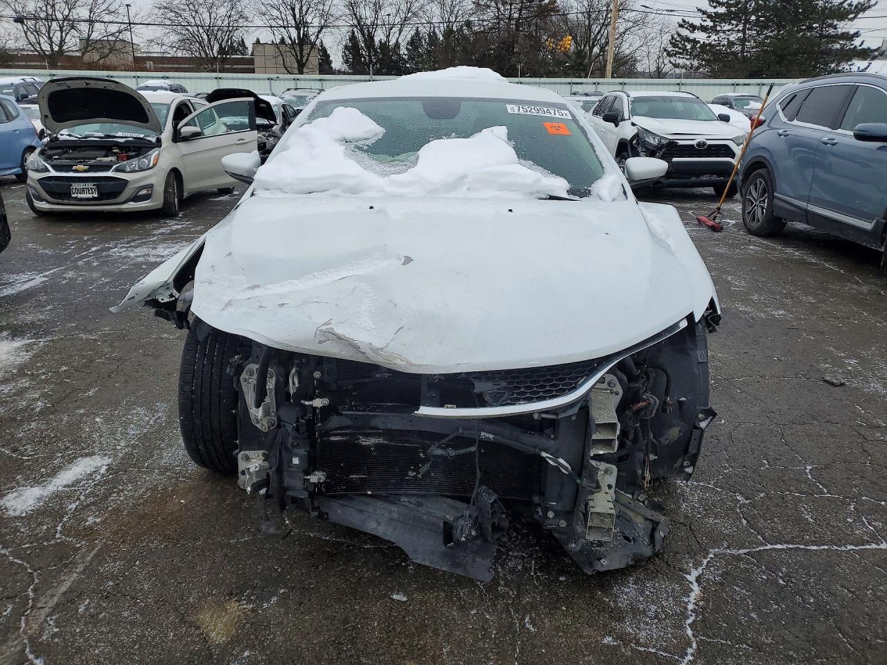 2016 Chrysler 200 Limited - Image 5