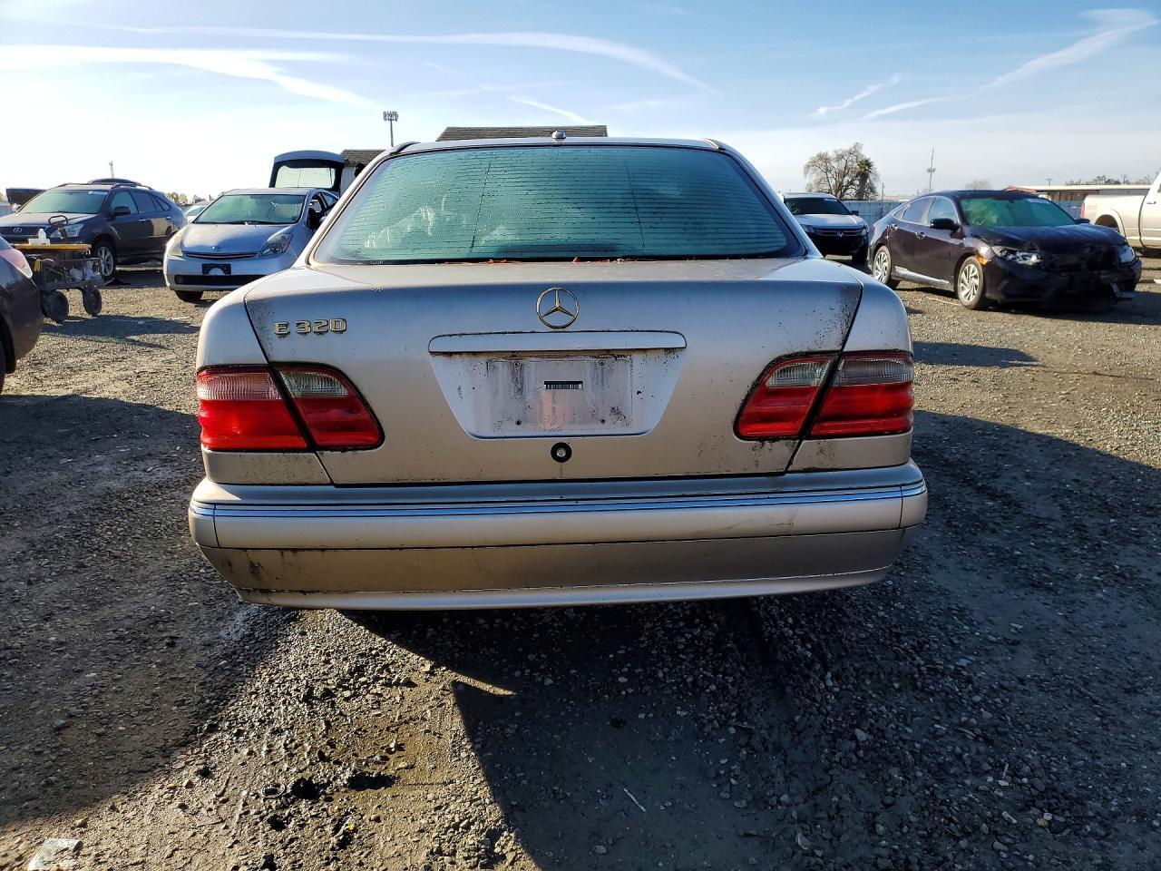 2002 Mercedes-Benz E-Class - Фото 6
