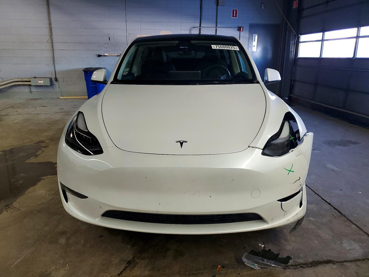 2023 Tesla Model Y - Image 5
