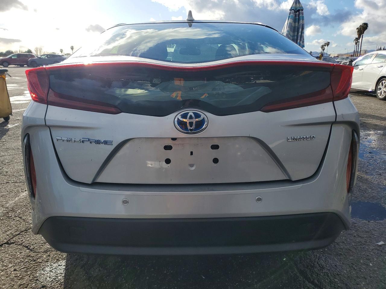 2022 Toyota Prius Prime Le - Фото 6